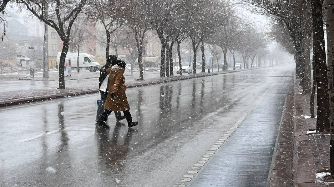 Eksi 13 dereceyi görecek Konya’ya bu tarihte kar yağacak 1